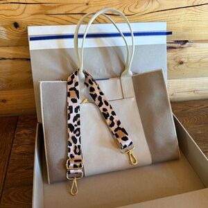 Rothy’s - The Classic Tote w/strap - Sesame